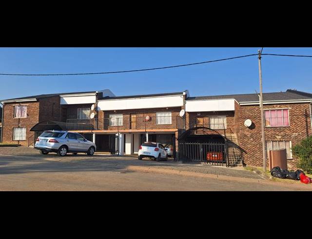 16 BEDROOM APARTMENT FOR SALE IN PIET RETIEF